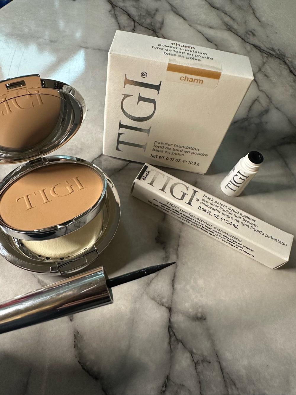 TIGI Compact Face Powder & Liquid Eyeliner Set in Cream and Black